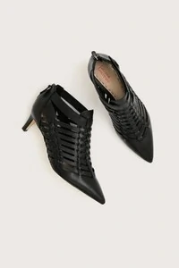 Ankle Boot Bico Fino Stripes