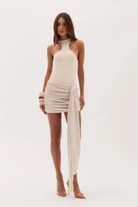 Conjunto Daphene body saia