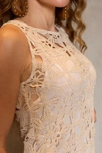 Vestido guipir curto Botik