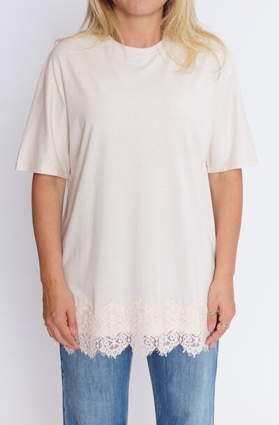 Foto Camiseta Renda Barra Botik