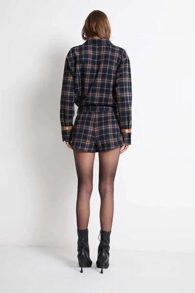 FotoShorts Saia Xadrez Wool Detalhe Couro Xadrez