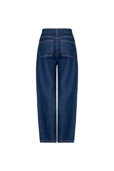 FotoCalça Barrel Raw Denim