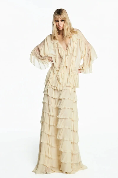 Foto Bata babados e rendas chiffon