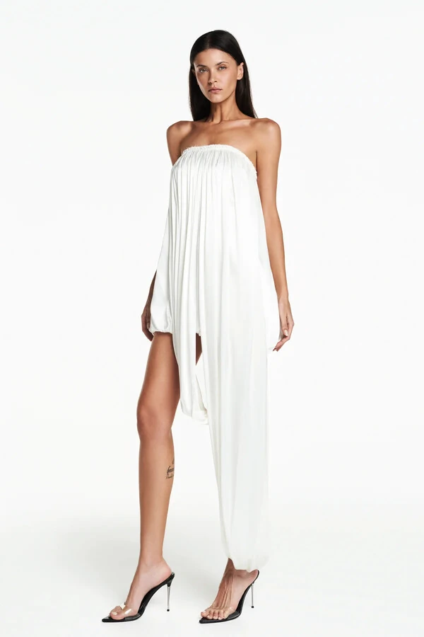 Vestido tomara que caia torcida