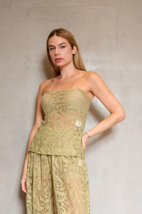 Top tomara que caia renda Botik