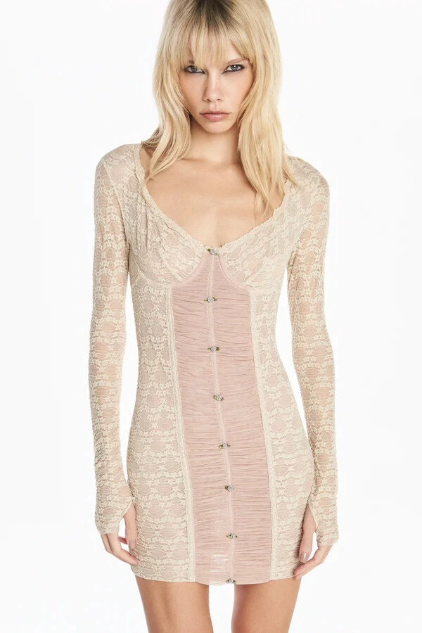 Vestido Curto Manga Longa Renda