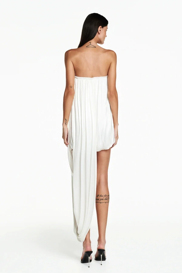 Vestido tomara que caia torcida