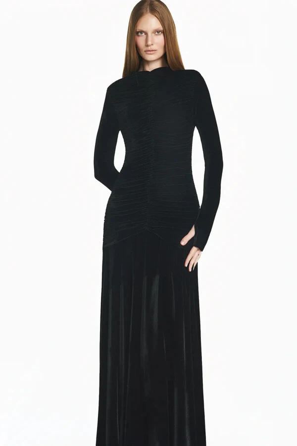 Vestido Longo Corpo Drapeado Manga Longa Veludo