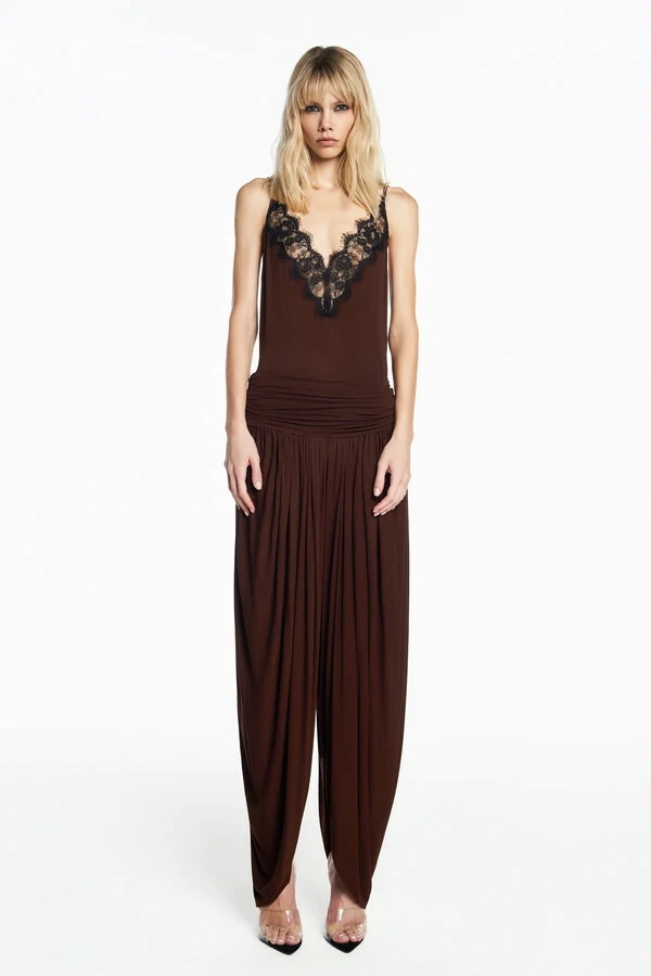 Calça pala drapeada perna ampla