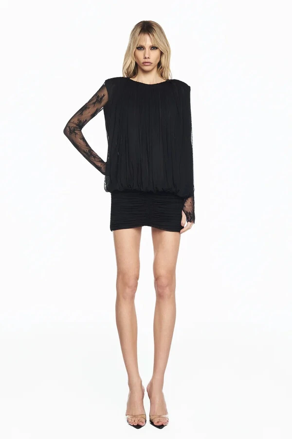Vestido Curto Manga Longa Renda Corpo Drapeado Tule