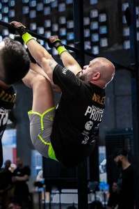 Bermuda Retrô Cinza e Amarelo Neon