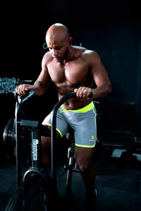 Bermuda Retrô Cinza e Amarelo Neon