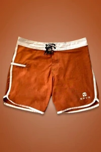 Bermuda Retrô Marrom e Off White