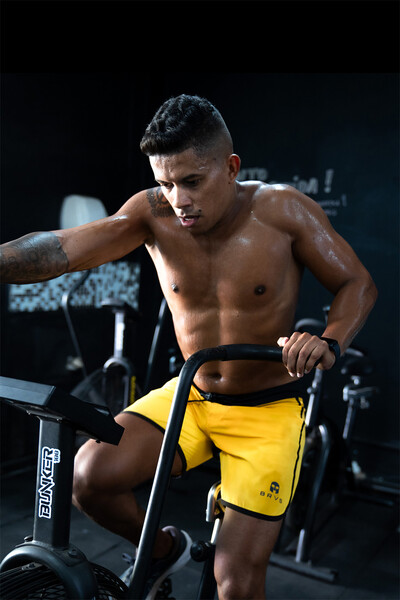 FotoBermuda Retrô Amarela e Preta