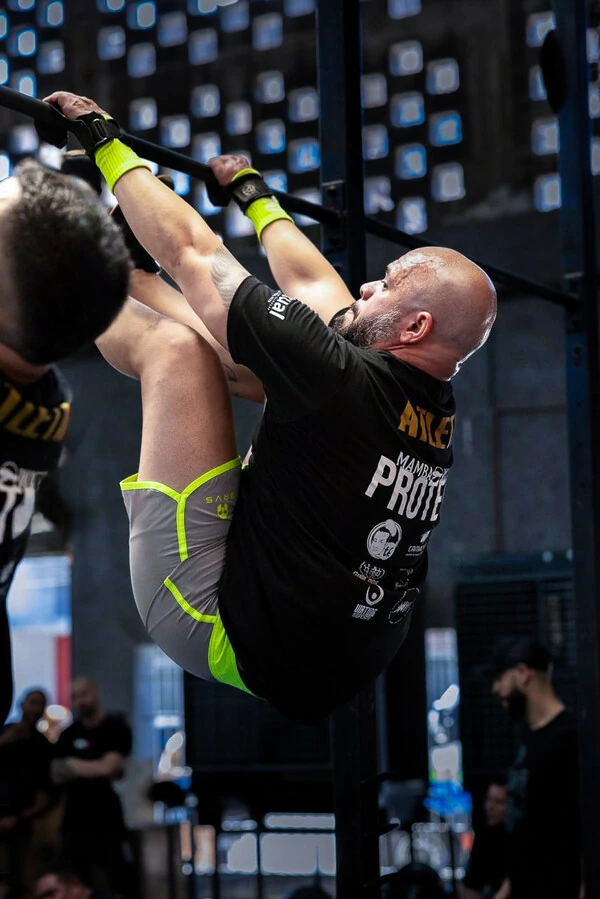 Bermuda Retrô Cinza e Amarelo Neon