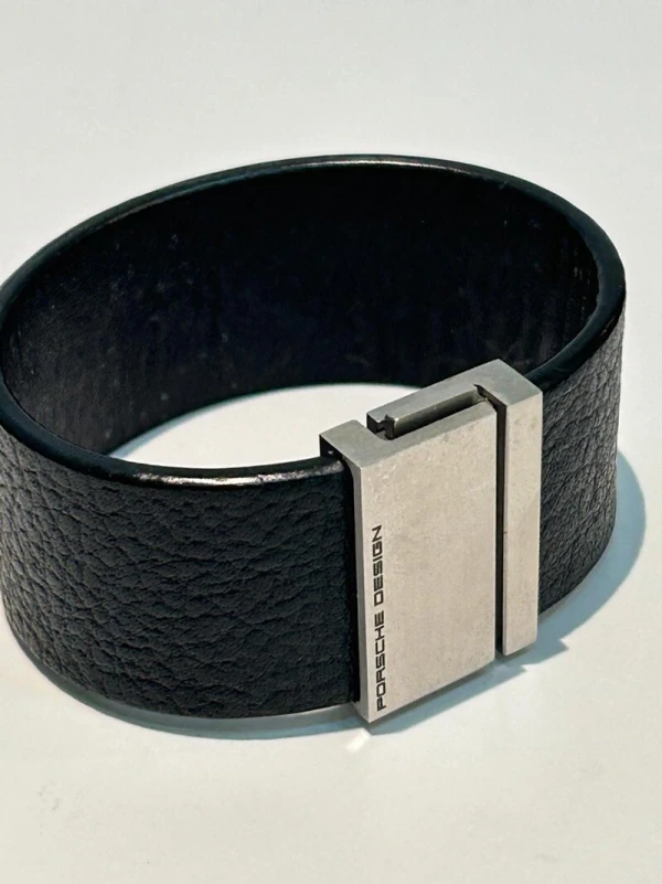 Porsche Design: Pulseira em Couro Preta