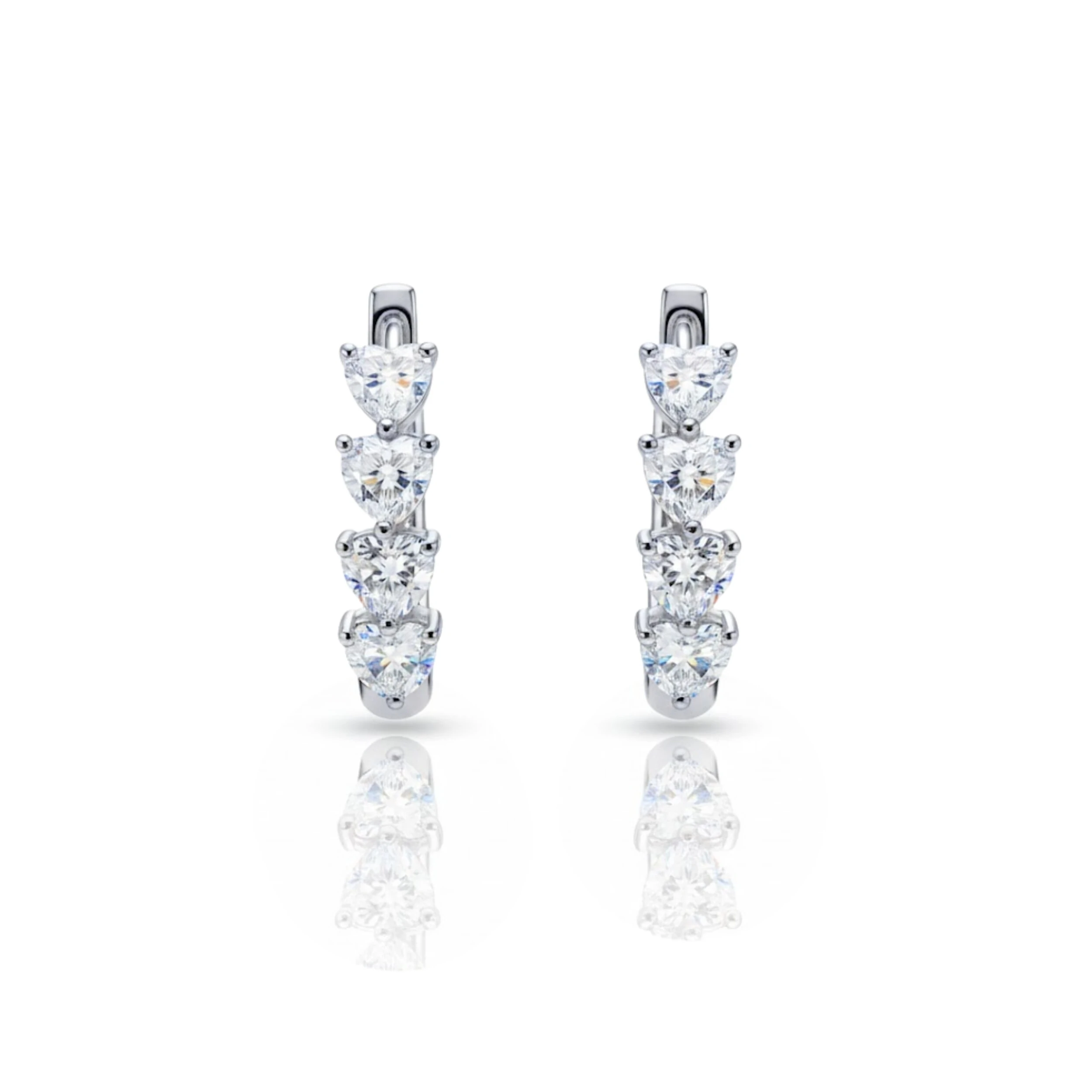 FotoBrinco Argola Amorinho Moissanite