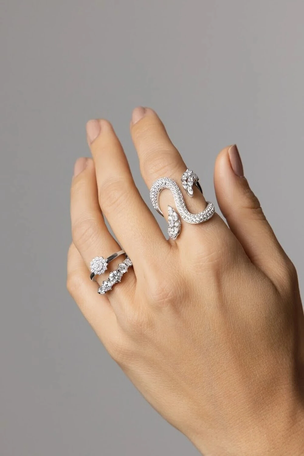 FotoAnel Daisy Moissanite