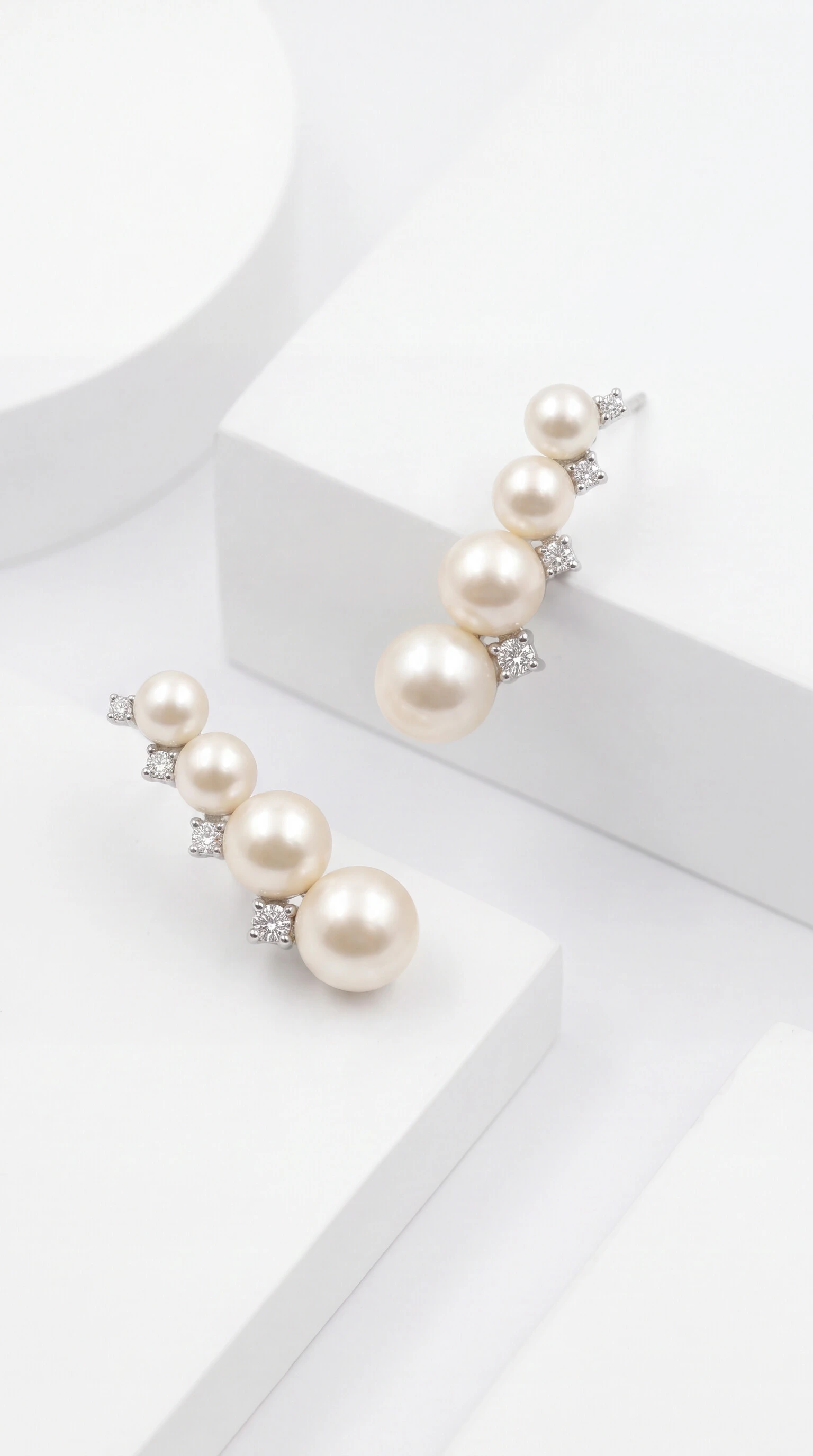Foto EarCuff Soho Pérolas Moissanite