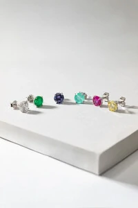 Brinco Ponto de Luz Tanzanita 8mm