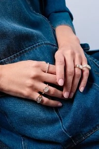 Anel Dourado Baguete Moissanite