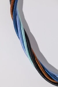 Colar Fios de Seda Nexus