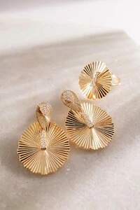 Brinco Raiado Gota Invertida