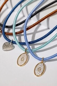 Colar Fios de Seda Nexus