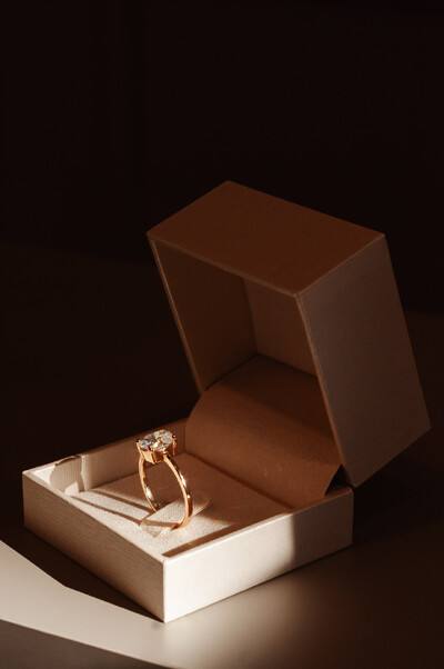 FotoSolitário Oval Moissanite