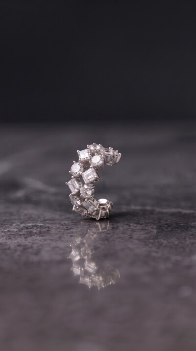 Foto Fake Piercing Forms Moissanite