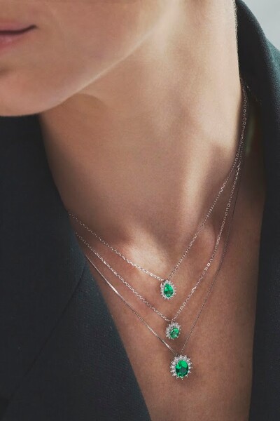 Foto Colar Oval Princess Esmeralda & Moissanite