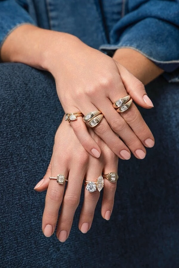 Anel Dourado Baguete Moissanite