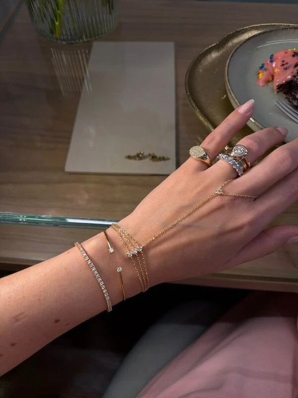 Hand Chain Versailles Moissanite
