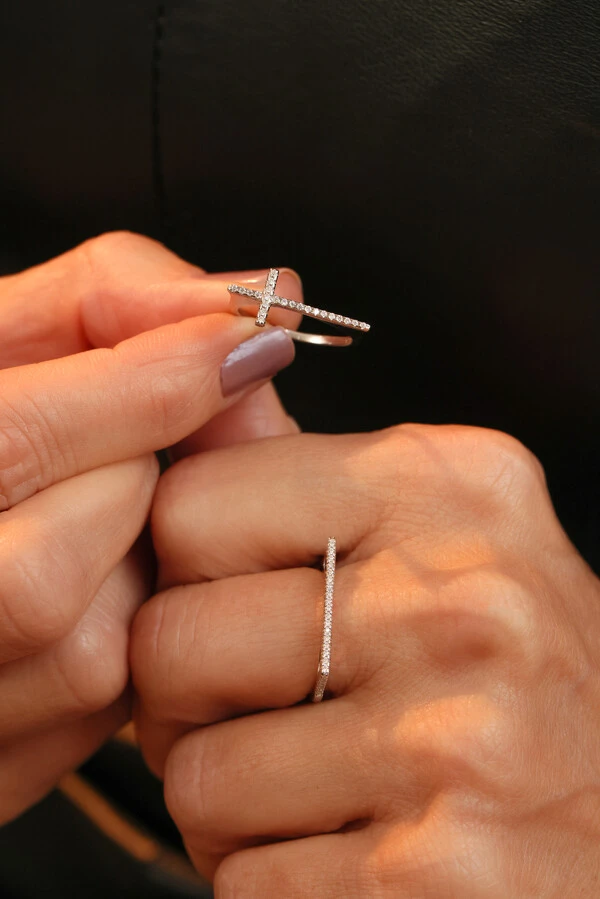 Anel Line Moissanite