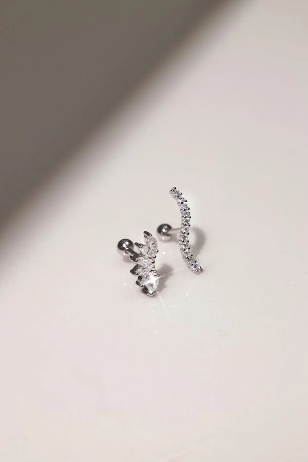 Piercing Wave Moissanite