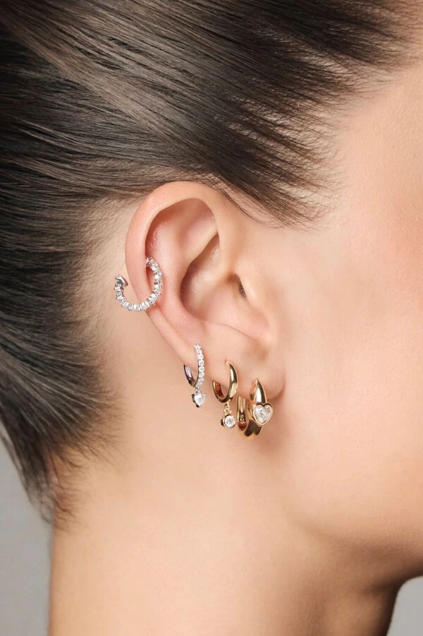 Brinco Argola Tiny Moissanite Dourada