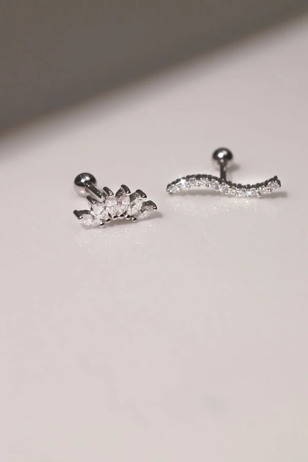 Piercing Wave Moissanite