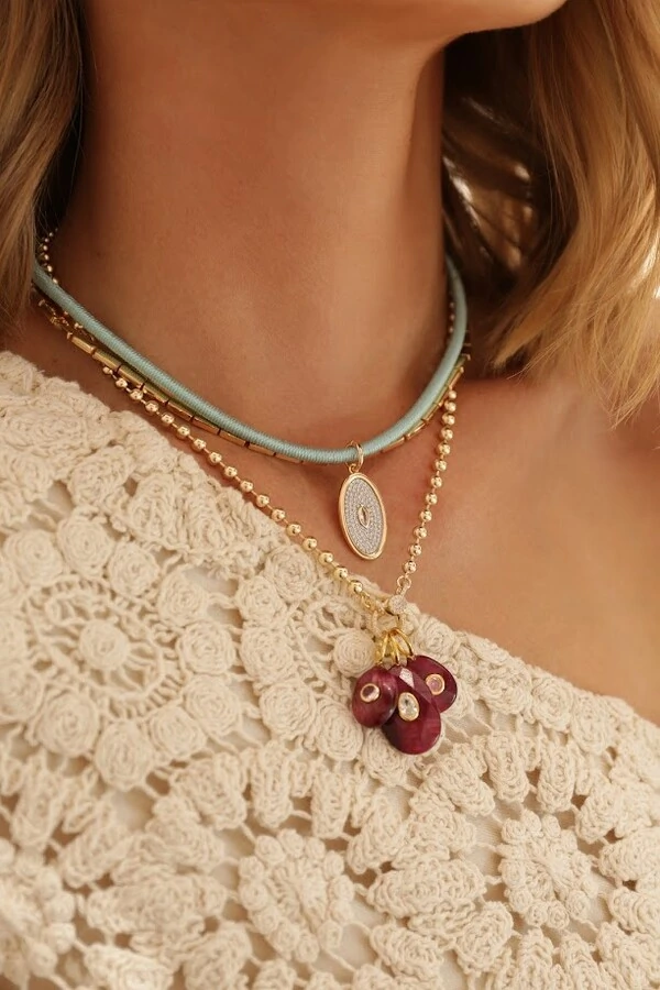 Colar Fios de Seda Nexus