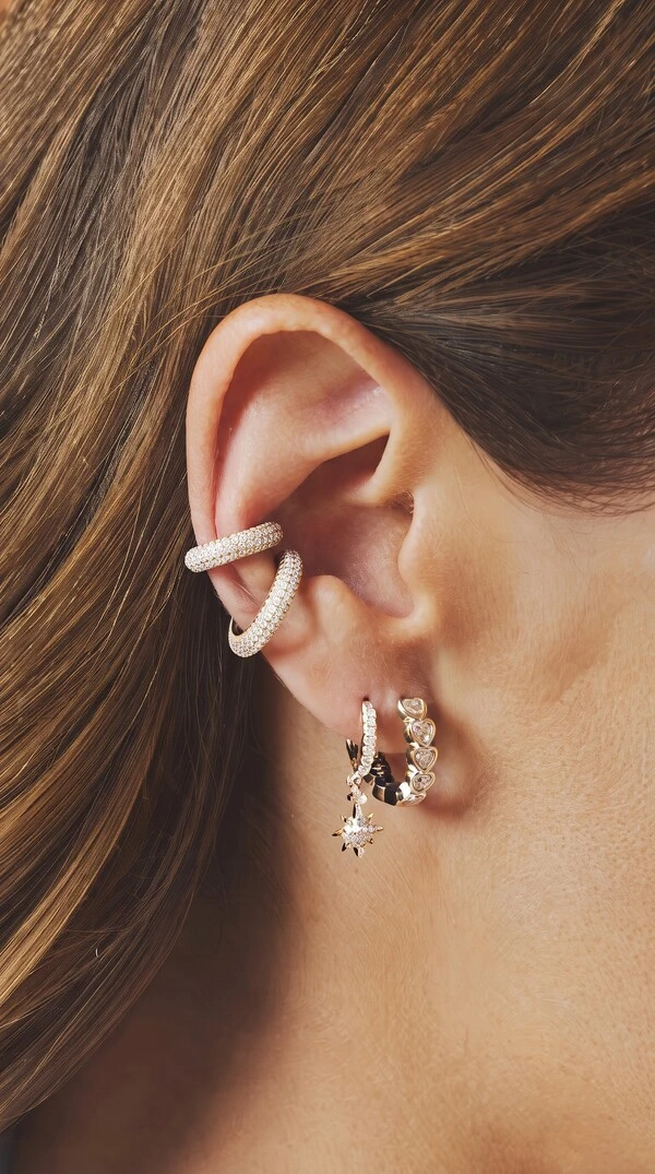 Fake Piercing Chanel