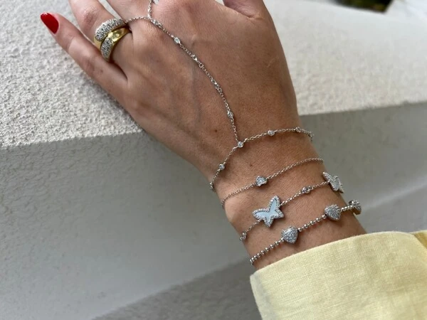 Pulseira 3 corações cravejados