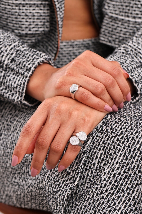 Anel de Dedinho Coração Microcravejado P