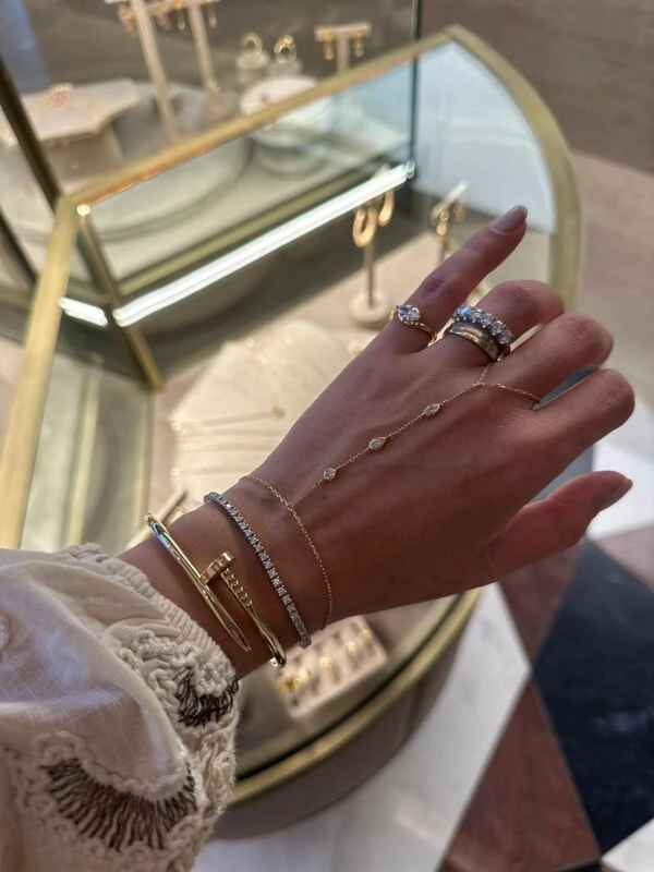 Hand Chain Maya Moissanite