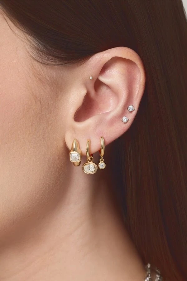 Brinco Argola Tiny Moissanite Dourada