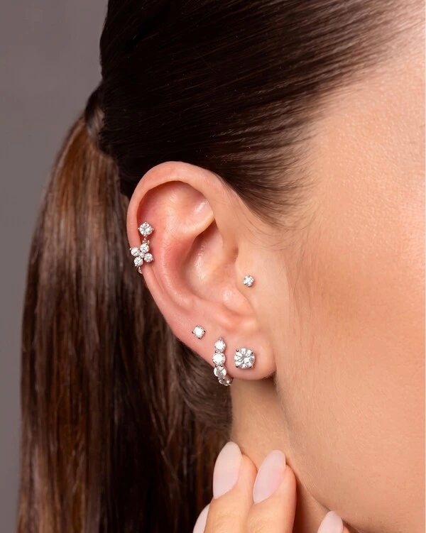 Piercing Grace Moissanite