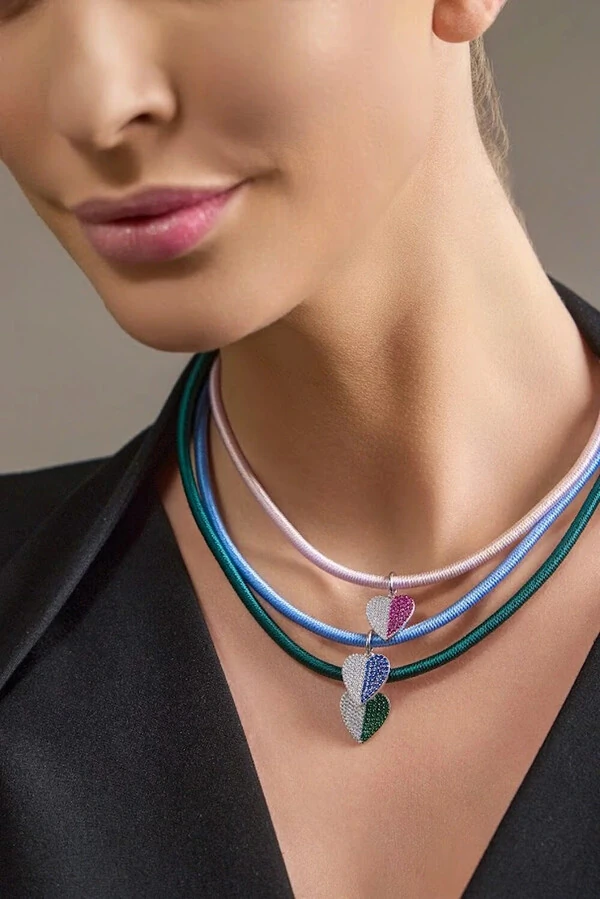 Colar Fios de Seda Heart