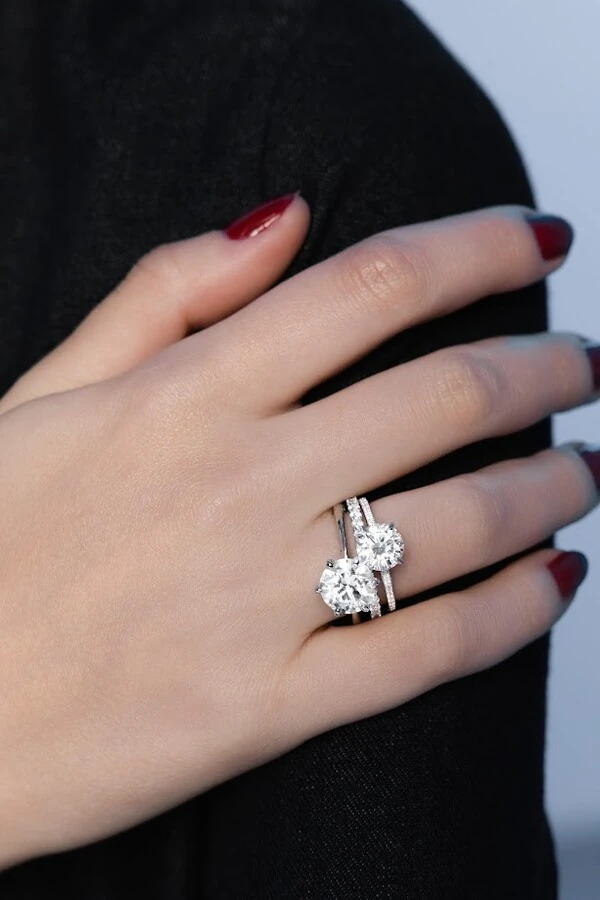 Anel Elara Moissanite