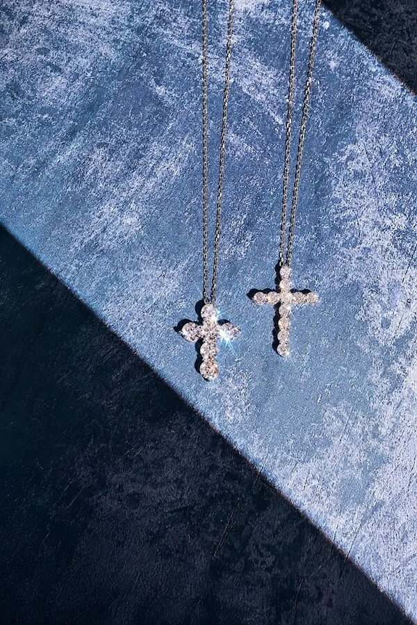 Colar Cruz Moissanite