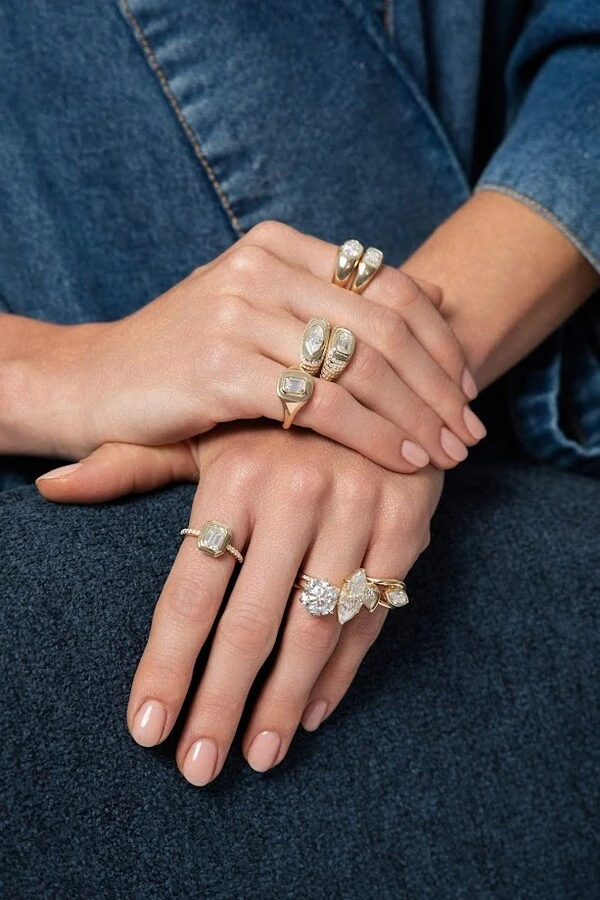 Anel Dedinho Grace Navete Moissanite