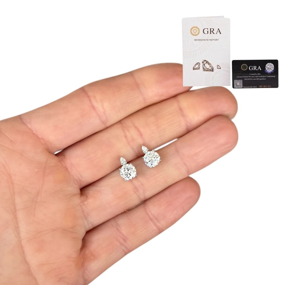 FotoBrinco joia solitário com gota moissanite 0.8ct (6mm) prata925