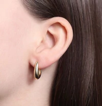 Argola click oval orgânica ouro18k